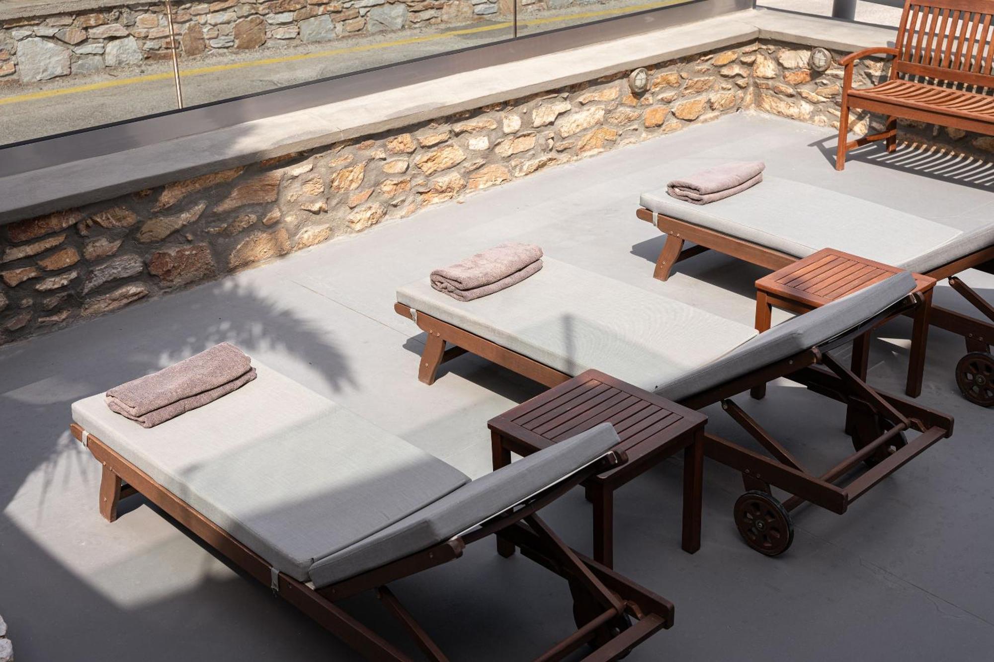 Aniv Villa By The Sea Kini Exterior foto